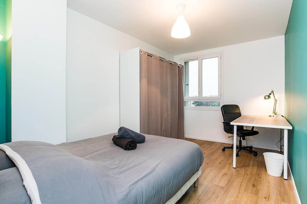 Private room for rent on Place du Morvan, Toulouse