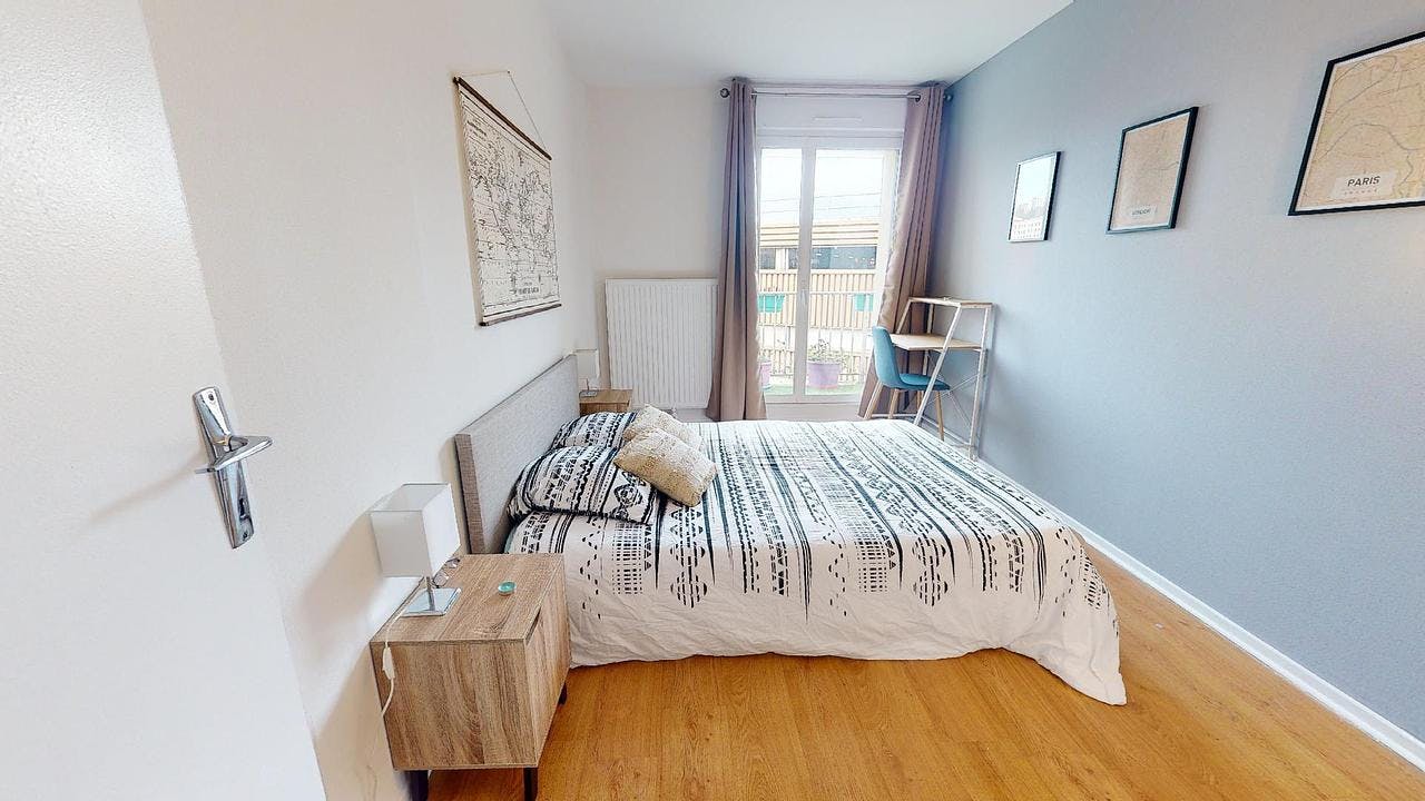 Private room for rent on Rue des 3 Meules, Saint-Étienne