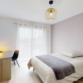 Private room for rent for €690 per month in Mérignac, Avenue Demeulin