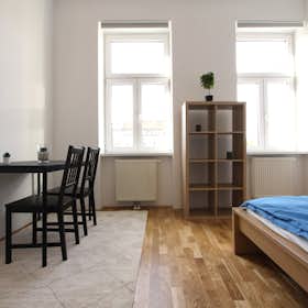 Appartement à louer pour 770 €/mois à Vienna, Lerchenfelder Gürtel