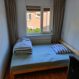 私人房间 正在以 €600 的月租出租，其位于 Heerlen, Koraalerf