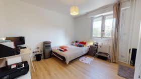 Private room for rent for €494 per month in Vénissieux, Rue Ernest Renan