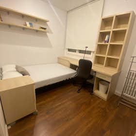 Private room for rent for €600 per month in Barcelona, Carrer de París