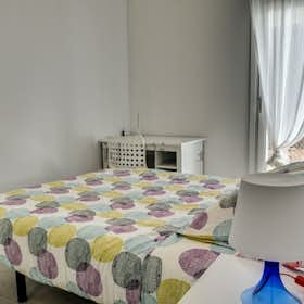 Private room for rent for €395 per month in Zaragoza, Calle Franco y López