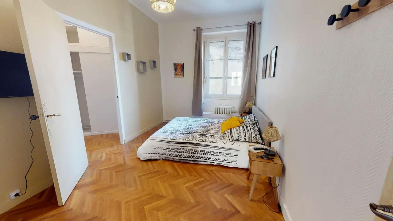 Private room for rent for €305 per month in Saint-Étienne, Rue Charles de Gaulle