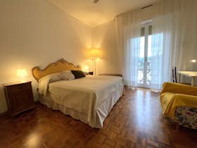 Privé kamer te huur voor € 790 per maand in Florence, Via Filippo Parlatore