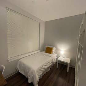 Приватна кімната за оренду для $1,780 на місяць у Brighton, Washington St