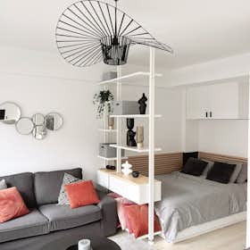 Studio for rent for €1,550 per month in Etterbeek, Rue de la Jonchaie