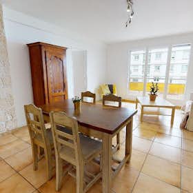 Appartamento for rent for 1.592 € per month in Villeurbanne, Rue Charny