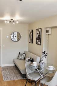 Appartement te huur voor £ 3.000 per maand in Reading, Blandford Road