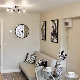 Appartamento in affitto a 3.000 £ al mese a Reading, Blandford Road