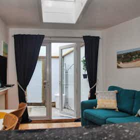 Appartement te huur voor £ 3.000 per maand in Bath, Homelea Park West