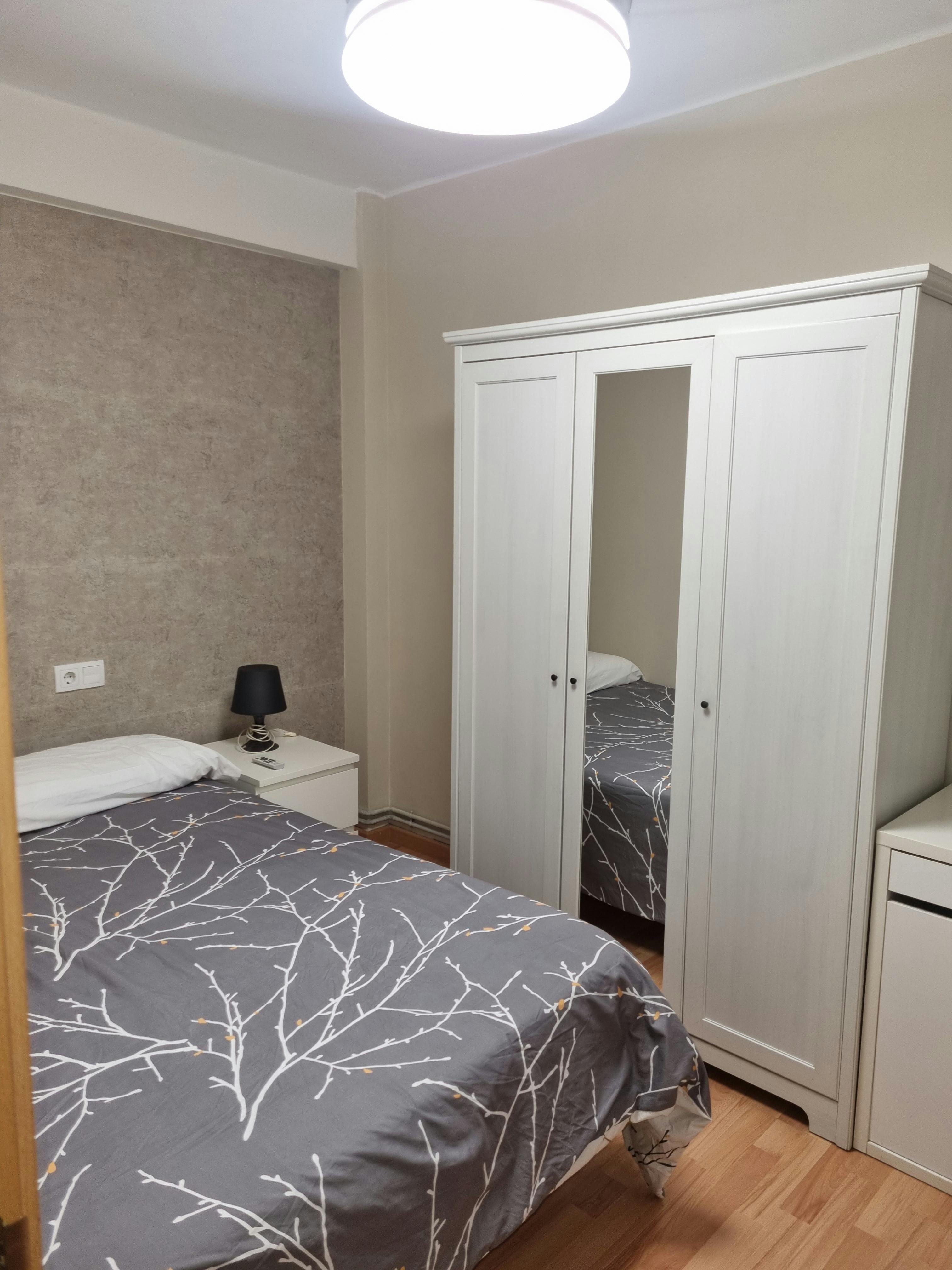 Private room for rent for €370 per month in Zaragoza, Calle San Francisco de Borja