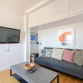Apartment for rent for €3,499 per month in London, Bethnal Green Road