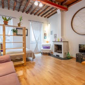 Studio for rent for €3,500 per month in Rome, Via dell'Orso