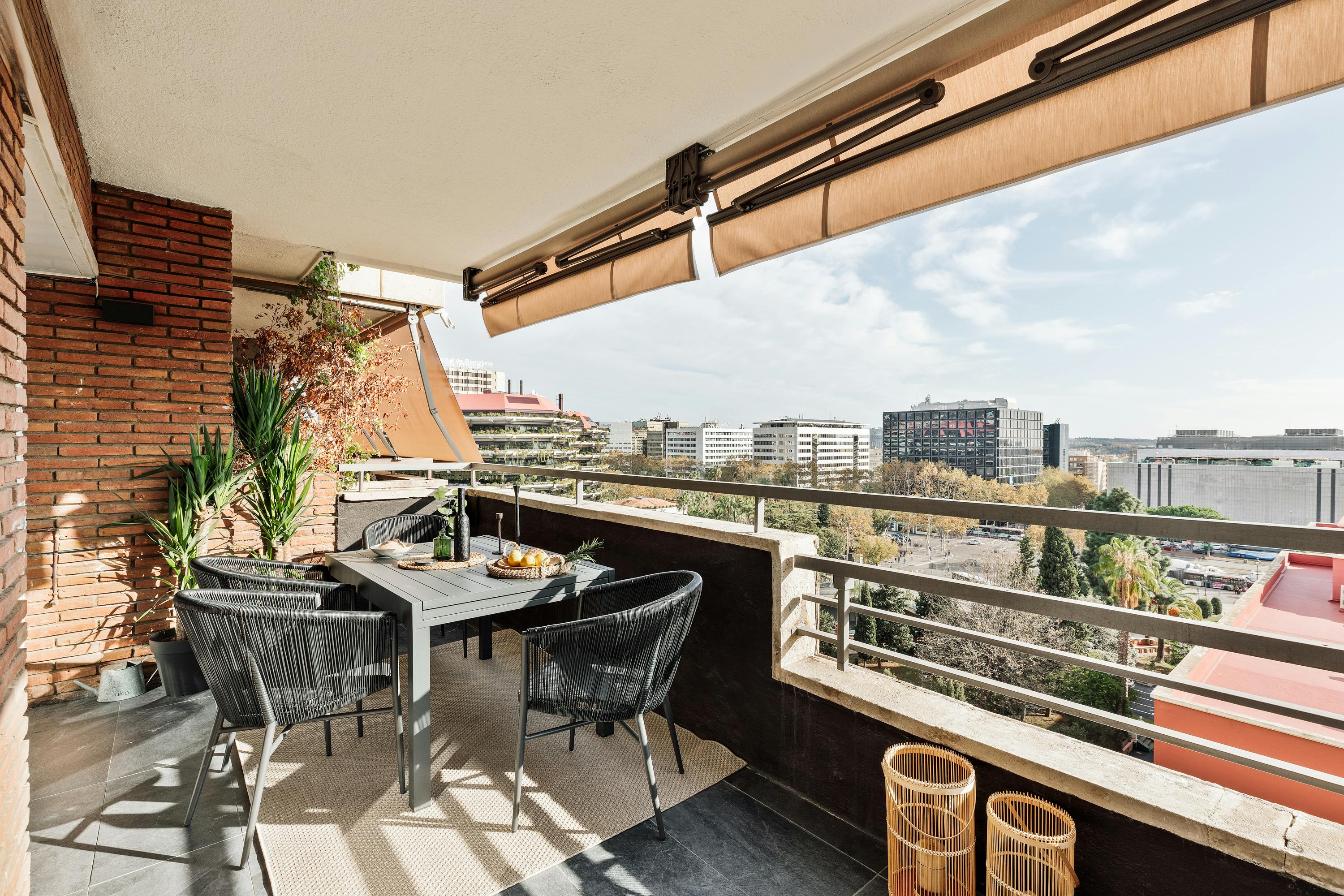 Apartment for rent for €4,344 per month in Barcelona, Carrer de Manila