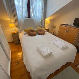 Apartment for rent for €1,650 per month in Lisbon, Rua dos Anjos