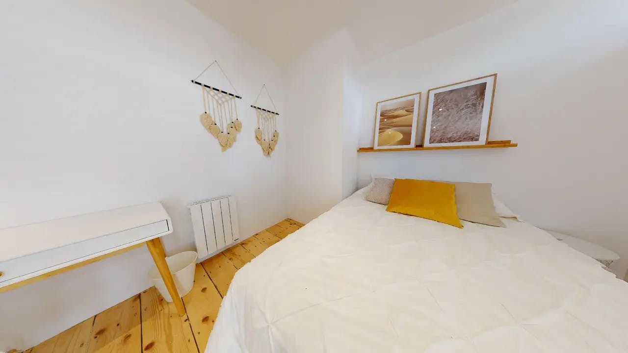 Private room in Rue de Créqui, Lyon (1457504) room image 1