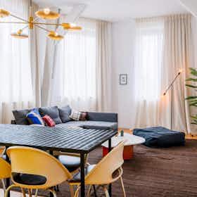 Apartment for rent for €1,600 per month in Brussels, Rue du Marché aux Poulets