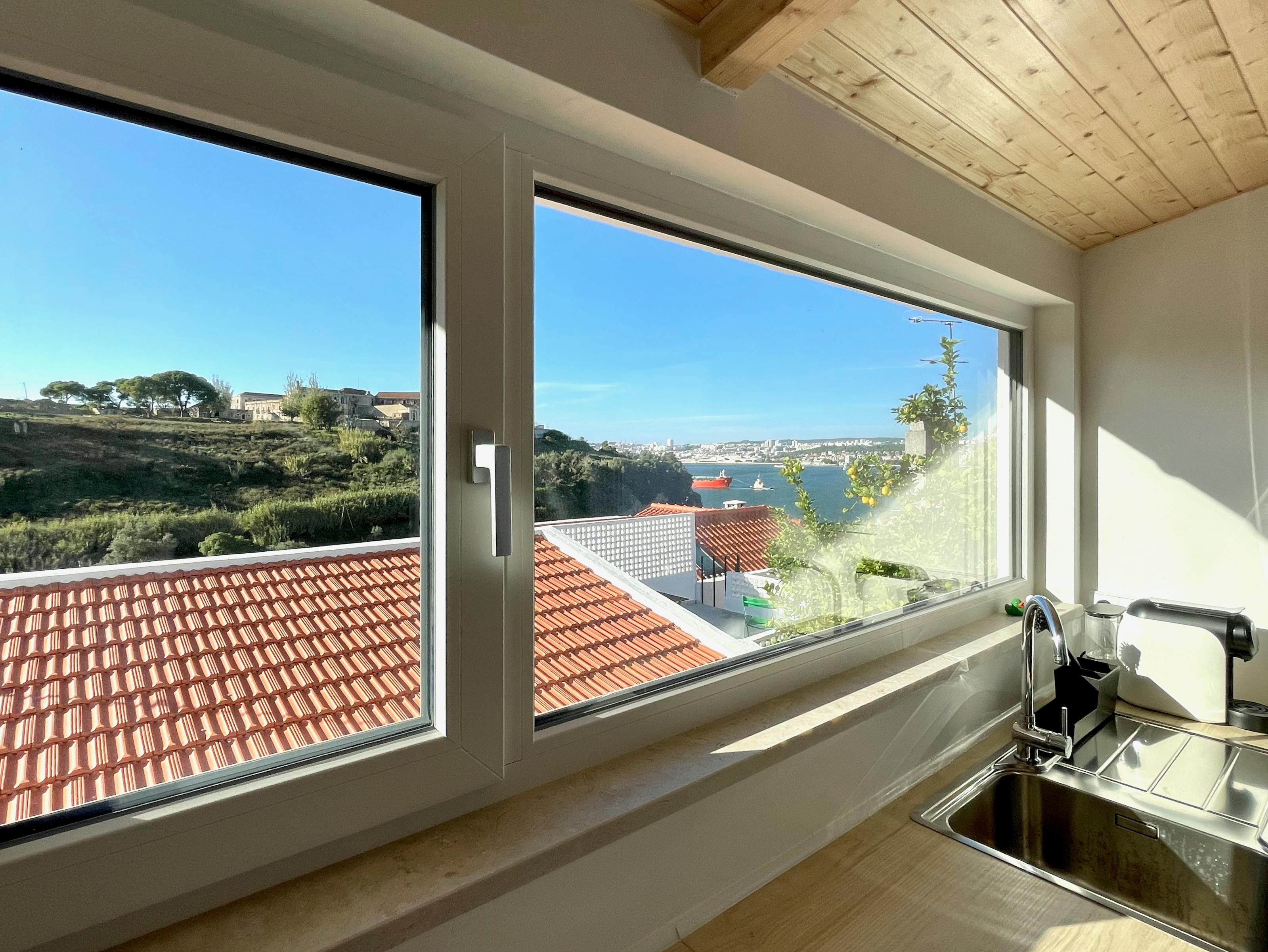 Rua dos Formozinhos, Almada preview