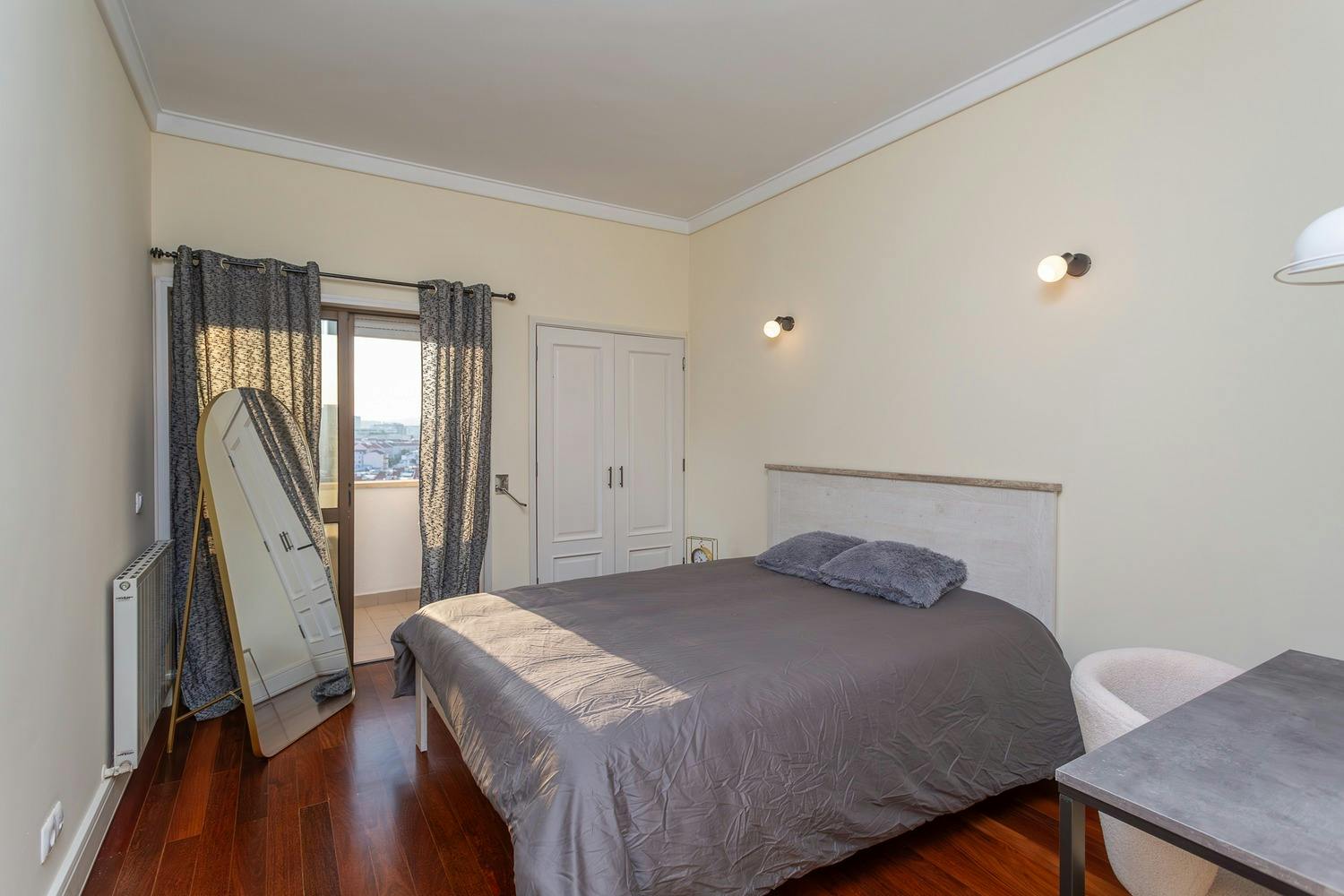 Rua Jorge Castilho, Lisbon preview