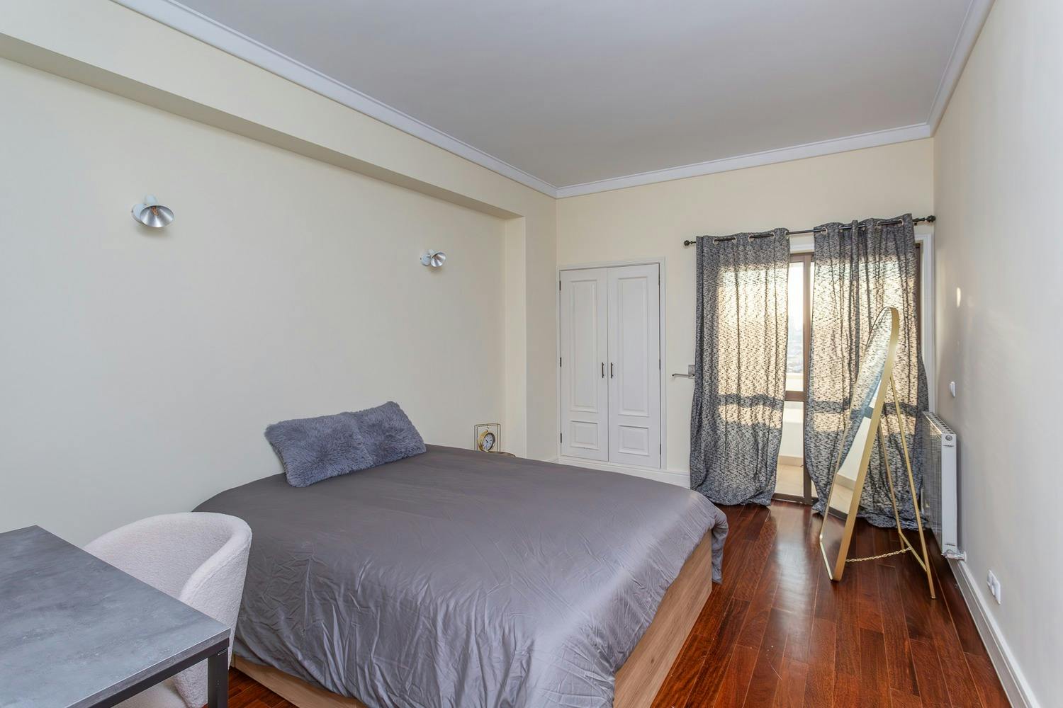 Rua Jorge Castilho, Lisbon preview