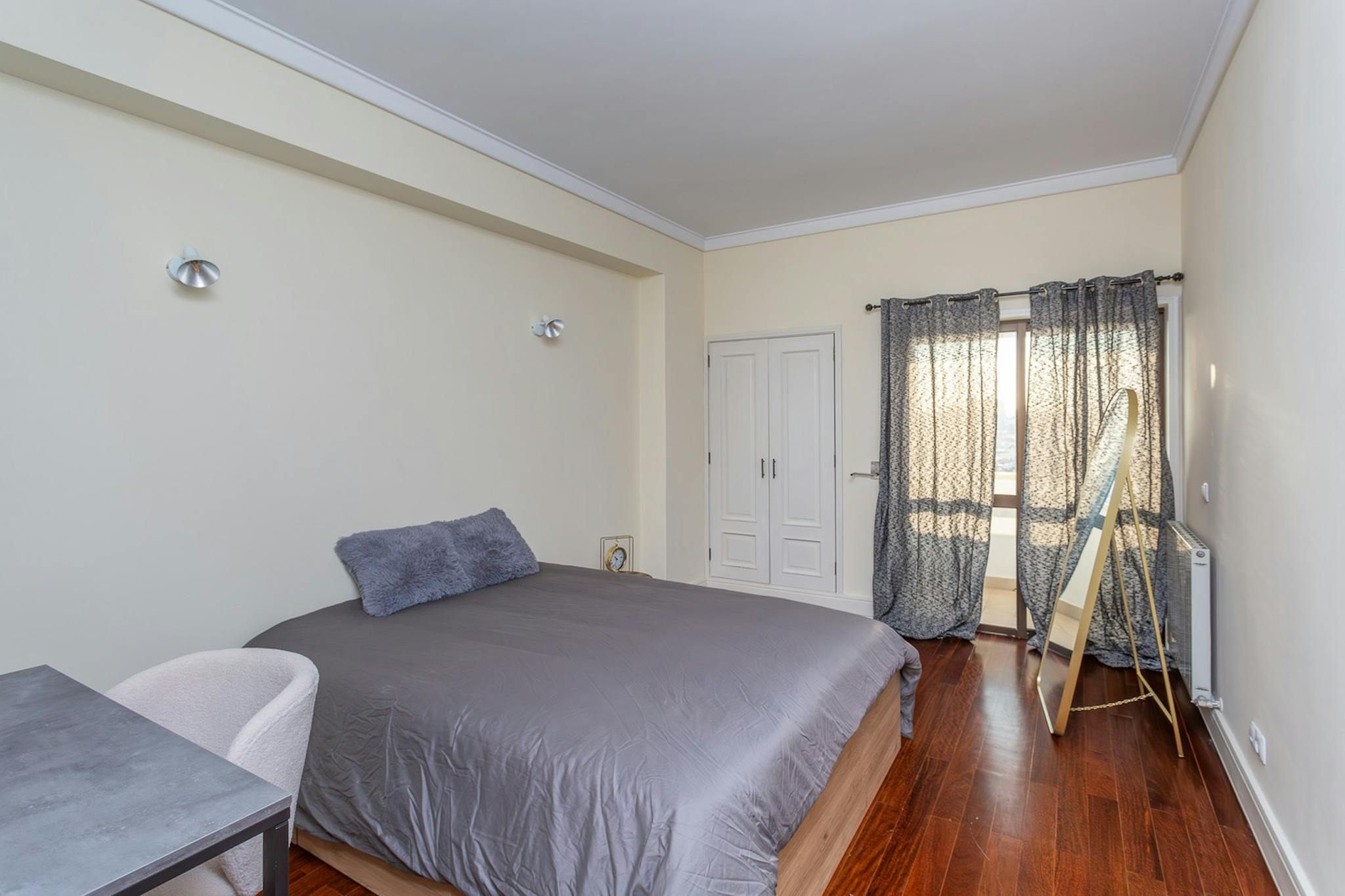 Rua Jorge Castilho, Lisbon preview