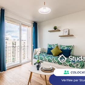 Private room for rent for €610 per month in Créteil, Rue Camille Dartois