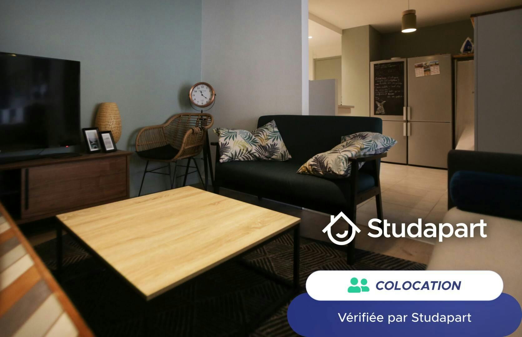Private room for rent on Rue Claude de Forbin, Toulouse