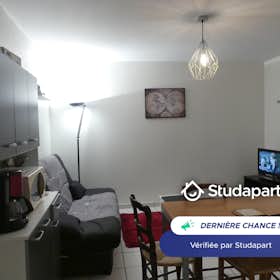 Wohnung zu mieten für 650 € pro Monat in Rochefort, Rue Audry de Puyravault