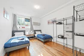 Mehrbettzimmer zu mieten für $1,100 pro Monat in Brooklyn, Scholes St