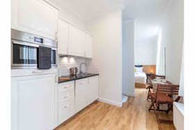单间公寓 正在以 €1,074 的月租出租，其位于 Brussels, Rue Antoine Dansaert
