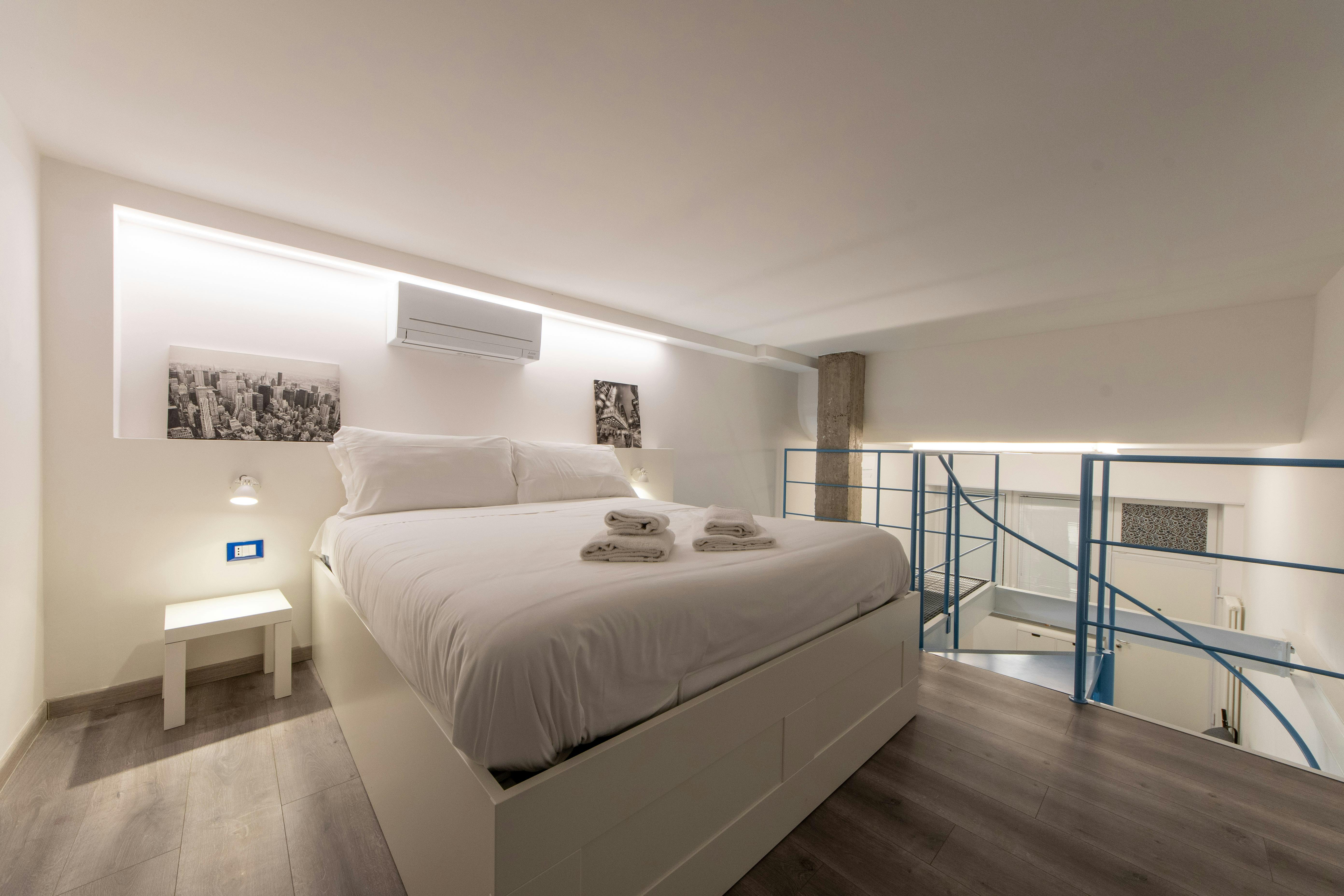 Studio zu mieten für 1.500 € pro Monat in Bologna, Via Demetrio Martinelli