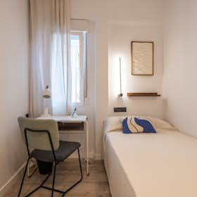 Private room for rent for €425 per month in Valencia, Calle Pobla del Duc