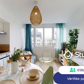 Private room for rent for €450 per month in Rouen, Avenue Champlain