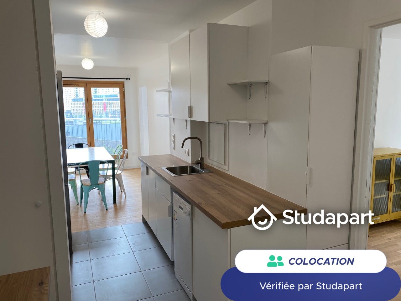 Private room for rent on Rue Pierre Mauroy, Paris - Vue 5