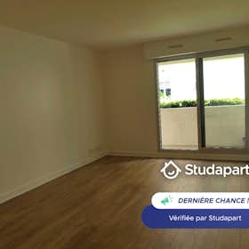 Apartment for rent for €1,250 per month in Paris, Rue des Rondonneaux