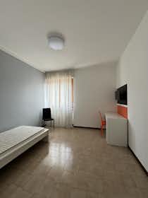 Private room for rent for €650 per month in Verona, Via Goffredo Mameli