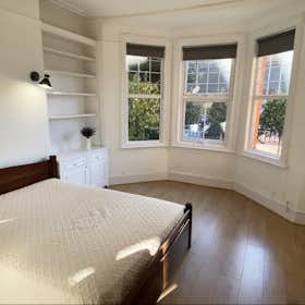 Private room for rent for £1,300 per month in London, Kersley Street