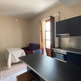 Apartment for rent for €1,100 per month in Sevilla, Calle Fernán Caballero
