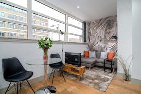 Apartment for rent for £3,000 per month in London, Philpot Street