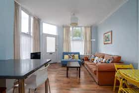 Casa in affitto a 3.000 £ al mese a London, Finsbury Road