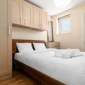 Apartament de închiriat pentru 3.000 GBP pe lună în London, St John's Hill