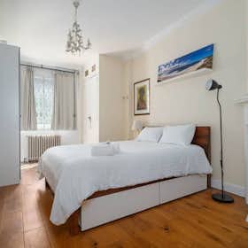 Квартира сдается в аренду за 3 000 £ в месяц в London, John Ruskin Street