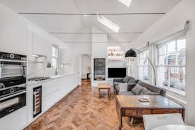 Apartamento en alquiler por 3000 GBP al mes en London, Cranbury Road