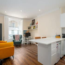 Apartment for rent for £3,000 per month in London, Balcombe Street