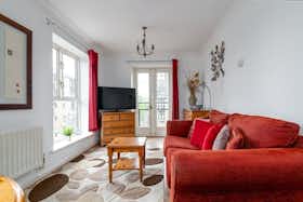 Appartamento in affitto a 3.750 £ al mese a London, Wesley Avenue
