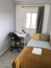 Спільна кімната за оренду для 310 EUR на місяць у Burjassot, Carretera de Llíria