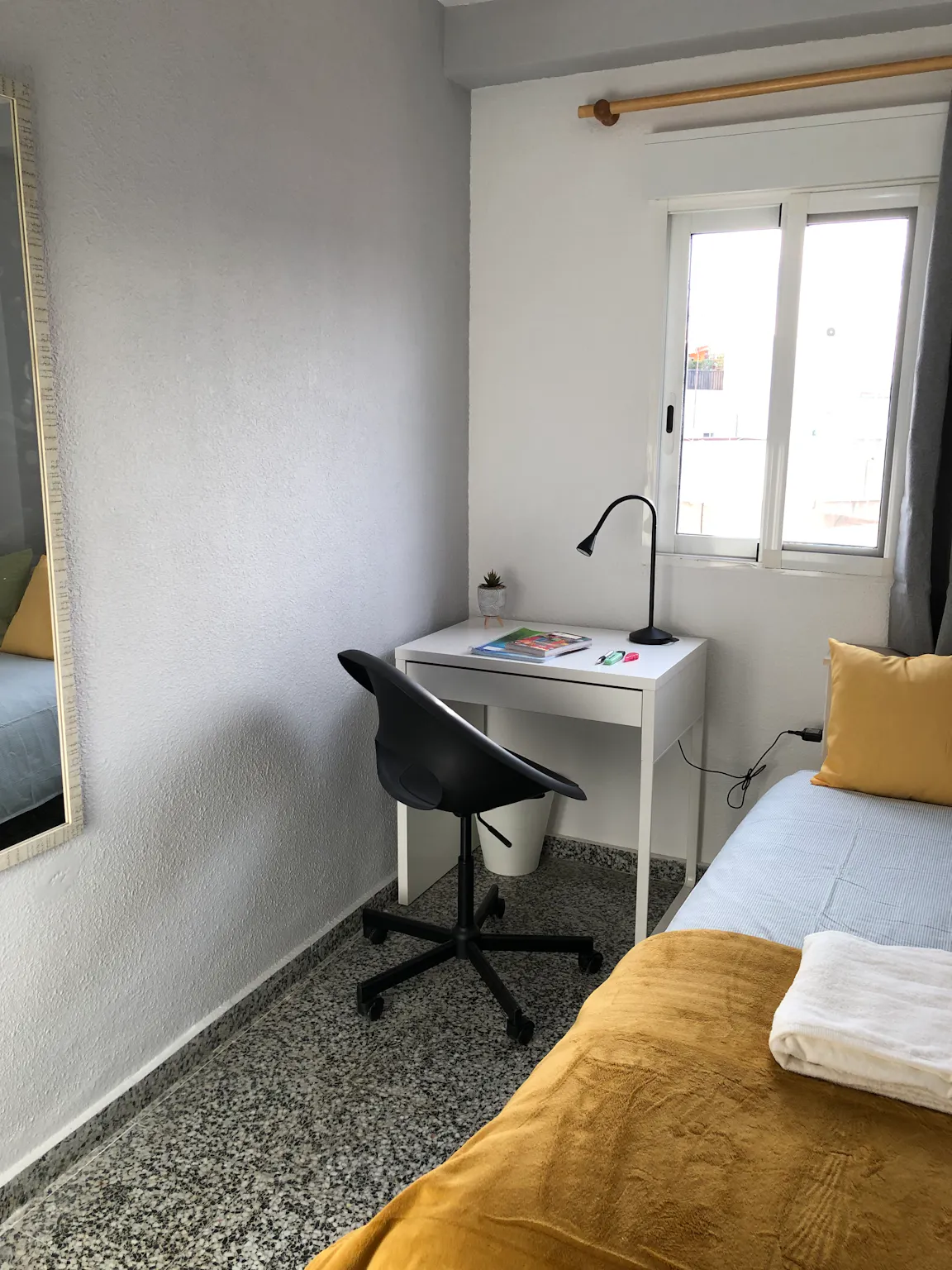 Shared room in Carretera de Llíria, Burjassot (1458692) ROOM 1