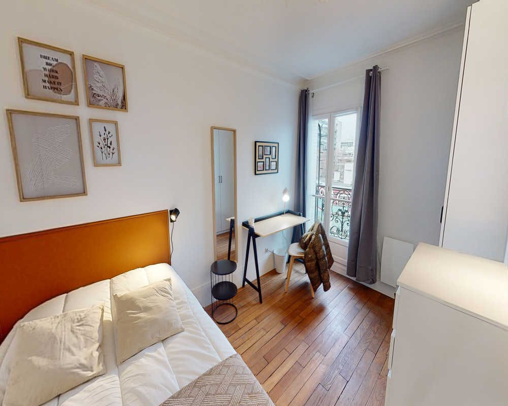 Private room in Rue des Cloys, Paris (1458697) room image 1